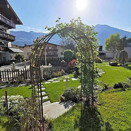 Landhaus Zillertal 3* Fuegen