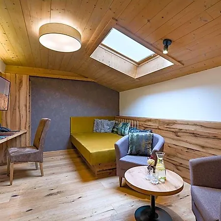 Landhaus Zillertal 3* Fuegen