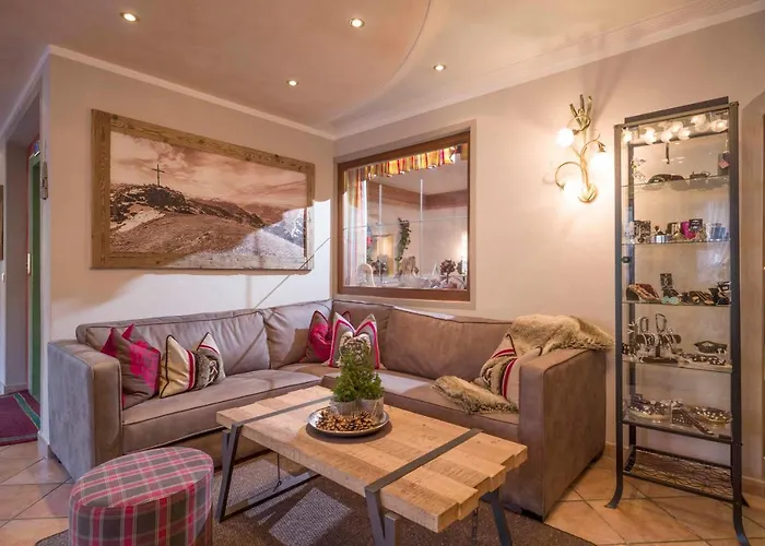 Hotel Landhaus Zillertal Fuegen