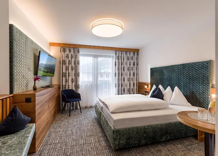 Landhaus Zillertal 3* Fuegen