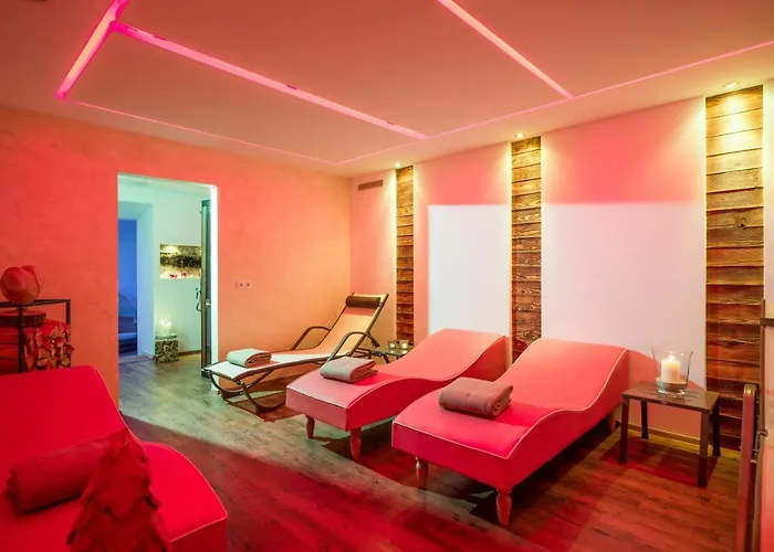 Hotel Landhaus Zillertal Fuegen